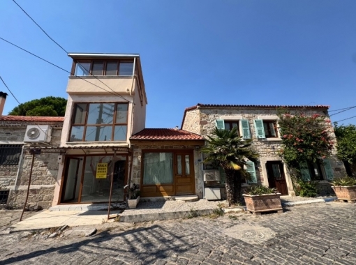 ESKİ FOÇA ÇARŞIDA KİRALIK DÜKKAN / OFİS