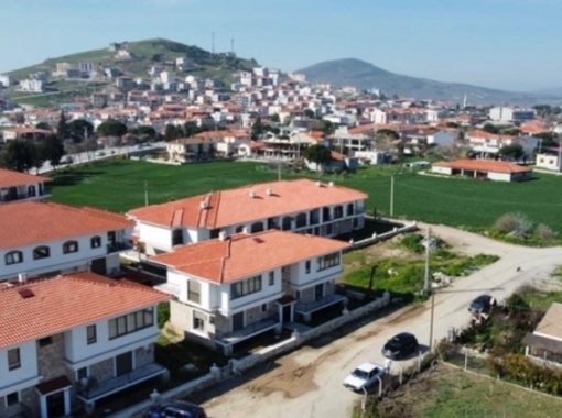 ESKİ FOÇA BAĞARASI SATILIK 2+1 AMERİKAN MUTFAK FERAH DAİRE